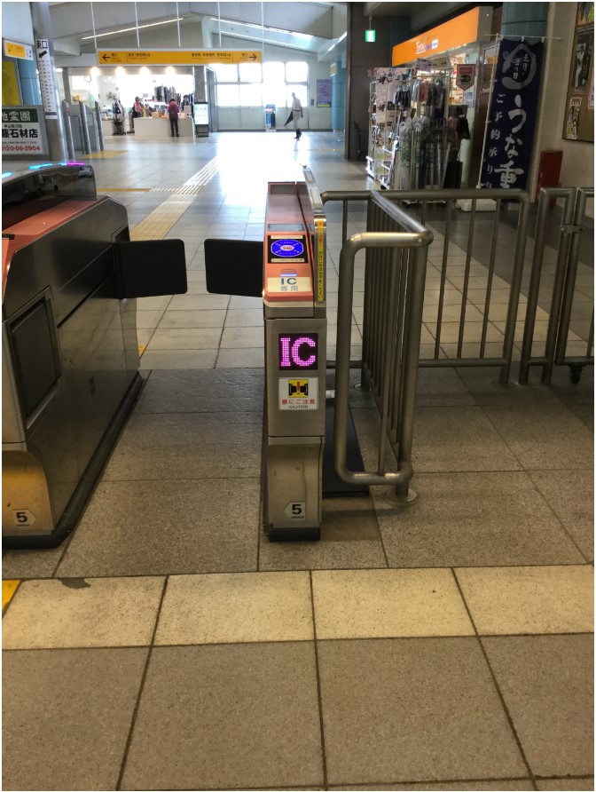 航空改札①トリミング