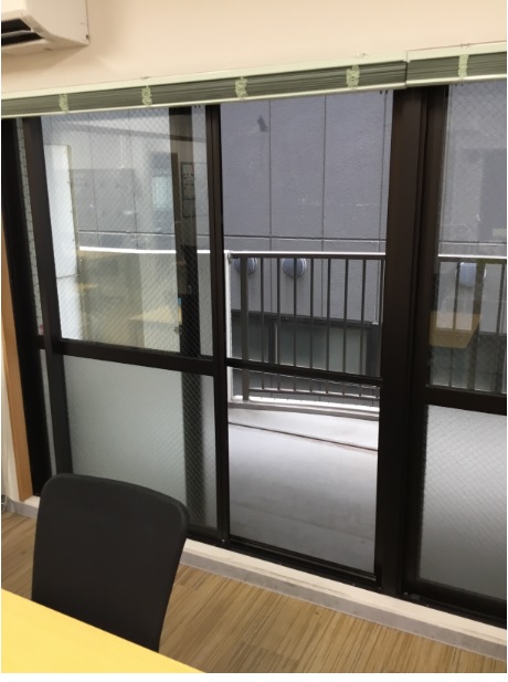 新越谷駅前センター⑥窓