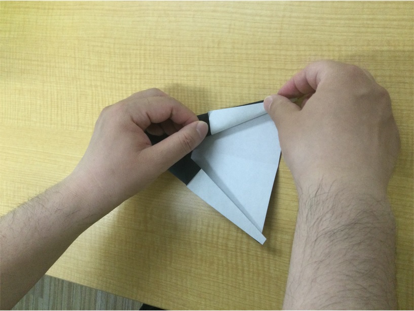 ５＠黒い紙飛行機写真藤沢第2センター